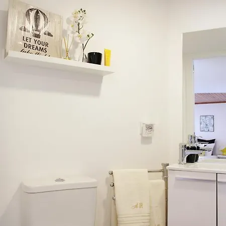 Alfama Rose - Guitarra ליסבון