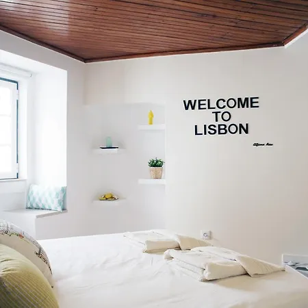 Alfama Rose - Guitarra * ליסבון